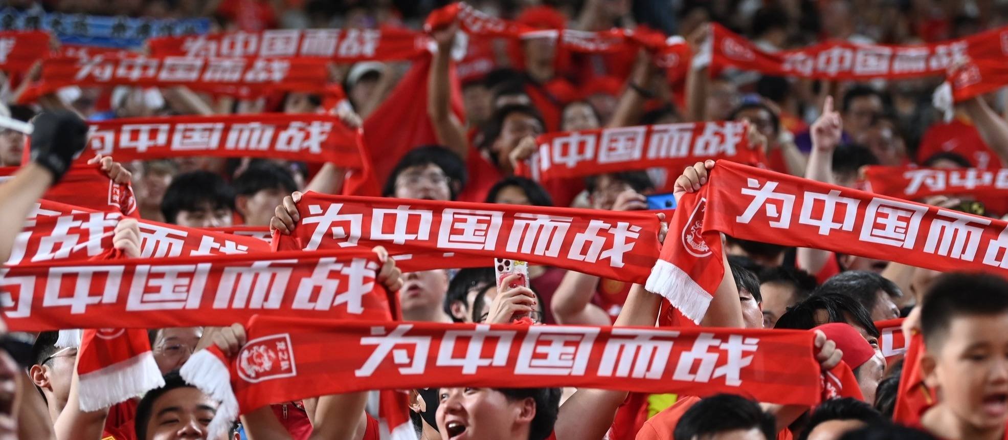 国际足坛风云再起：强队对决点燃球迷热情的简单介绍