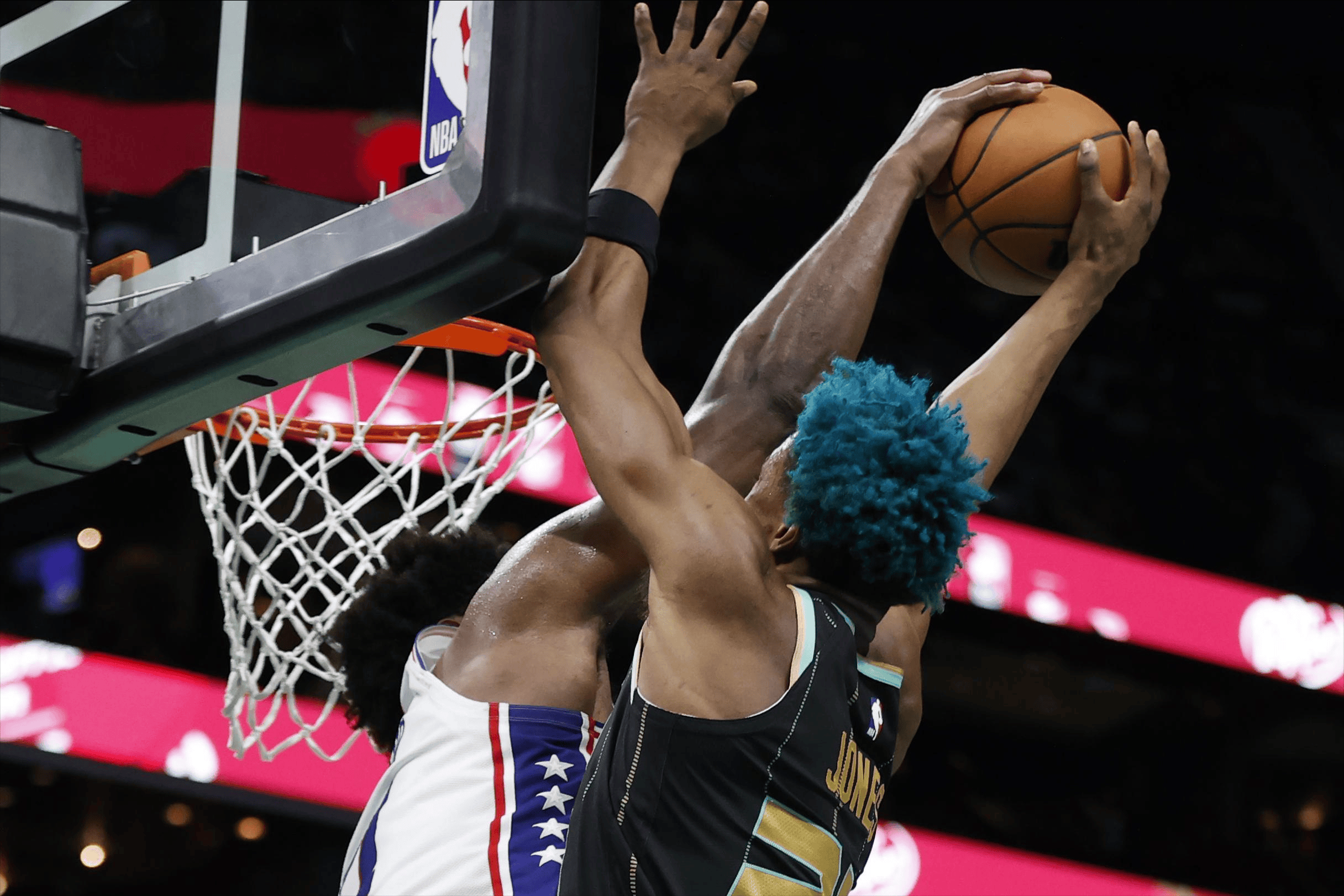 尼克斯新秀表现出色获得首秀+数据