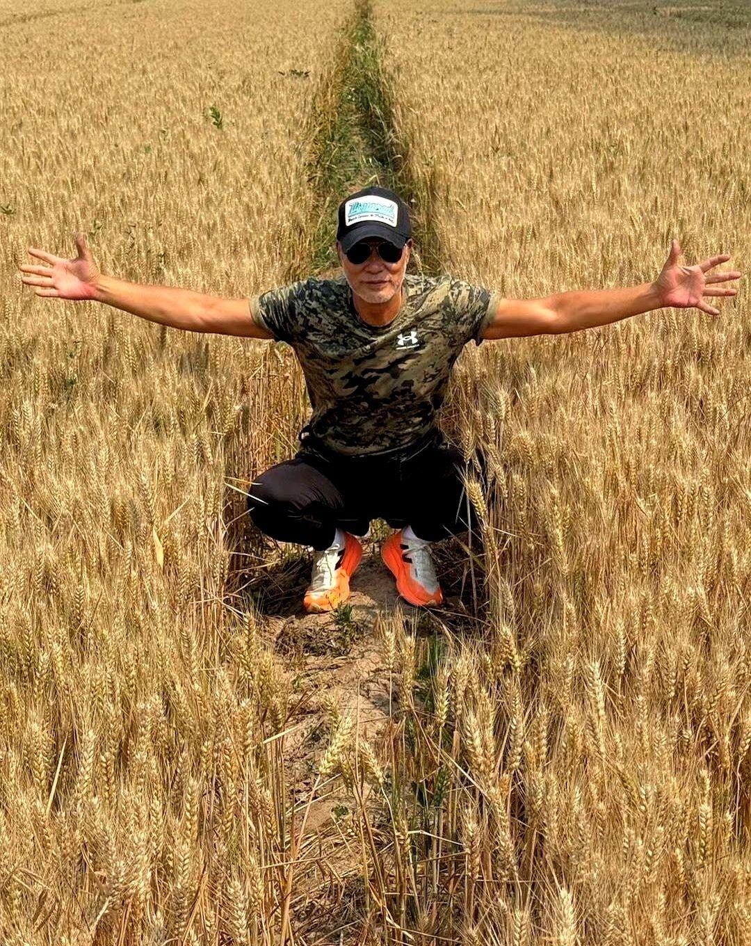 包含关键时刻球员挥洒汗水，全力以赴的词条