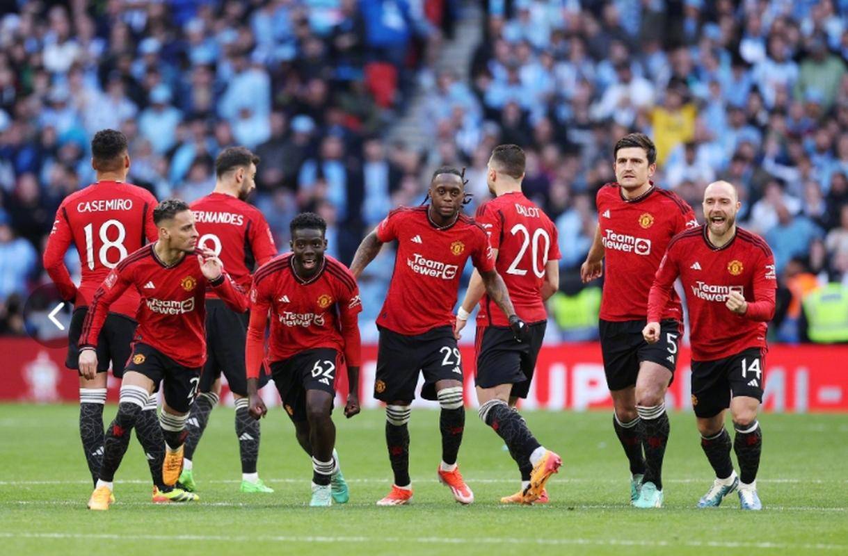 爱游戏官网入口-曼联主场大胜狼队，重返英超前四