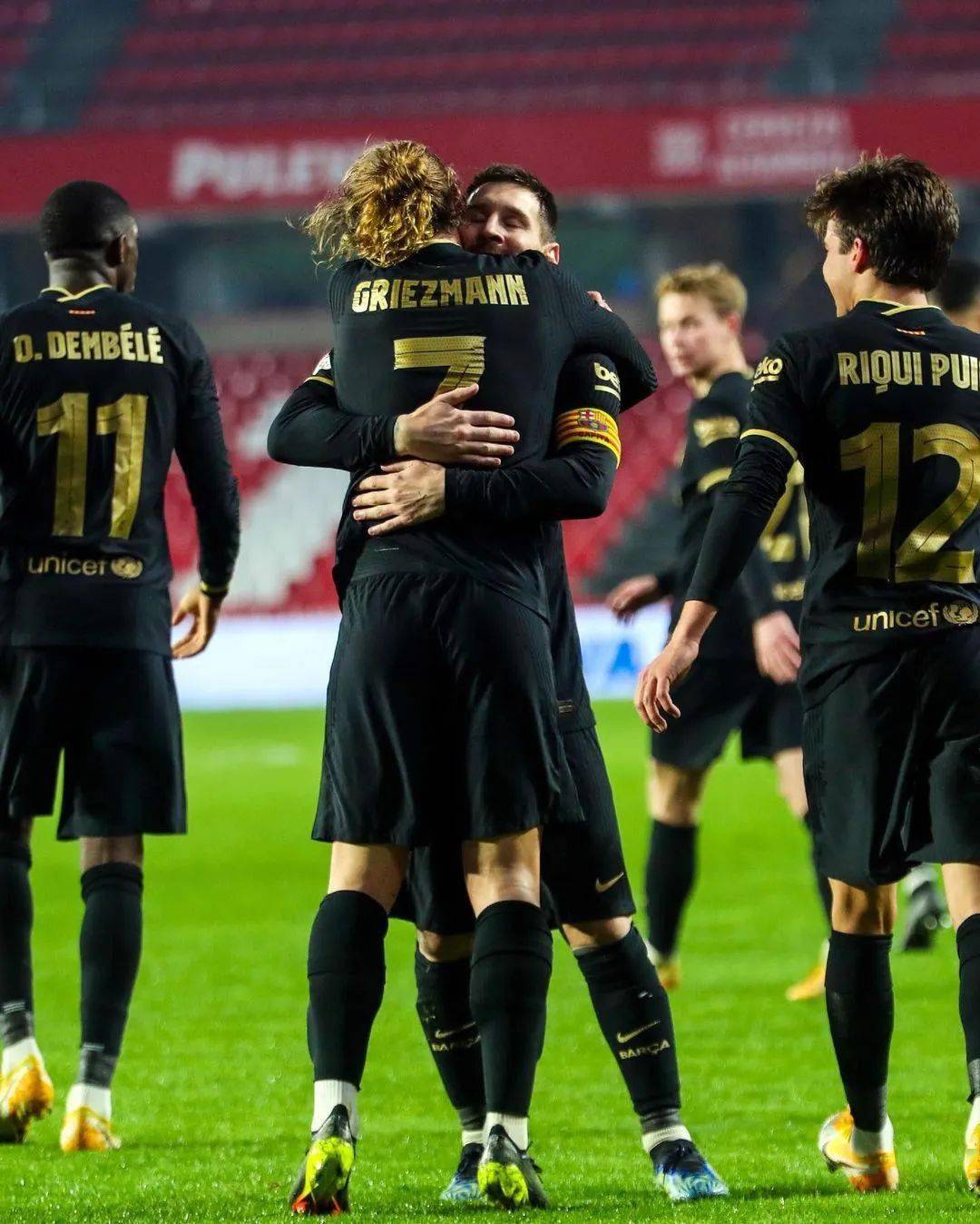 爱游戏官网网页版入口-包含里昂客场胜利，士气高昂迎接下一场比赛的词条