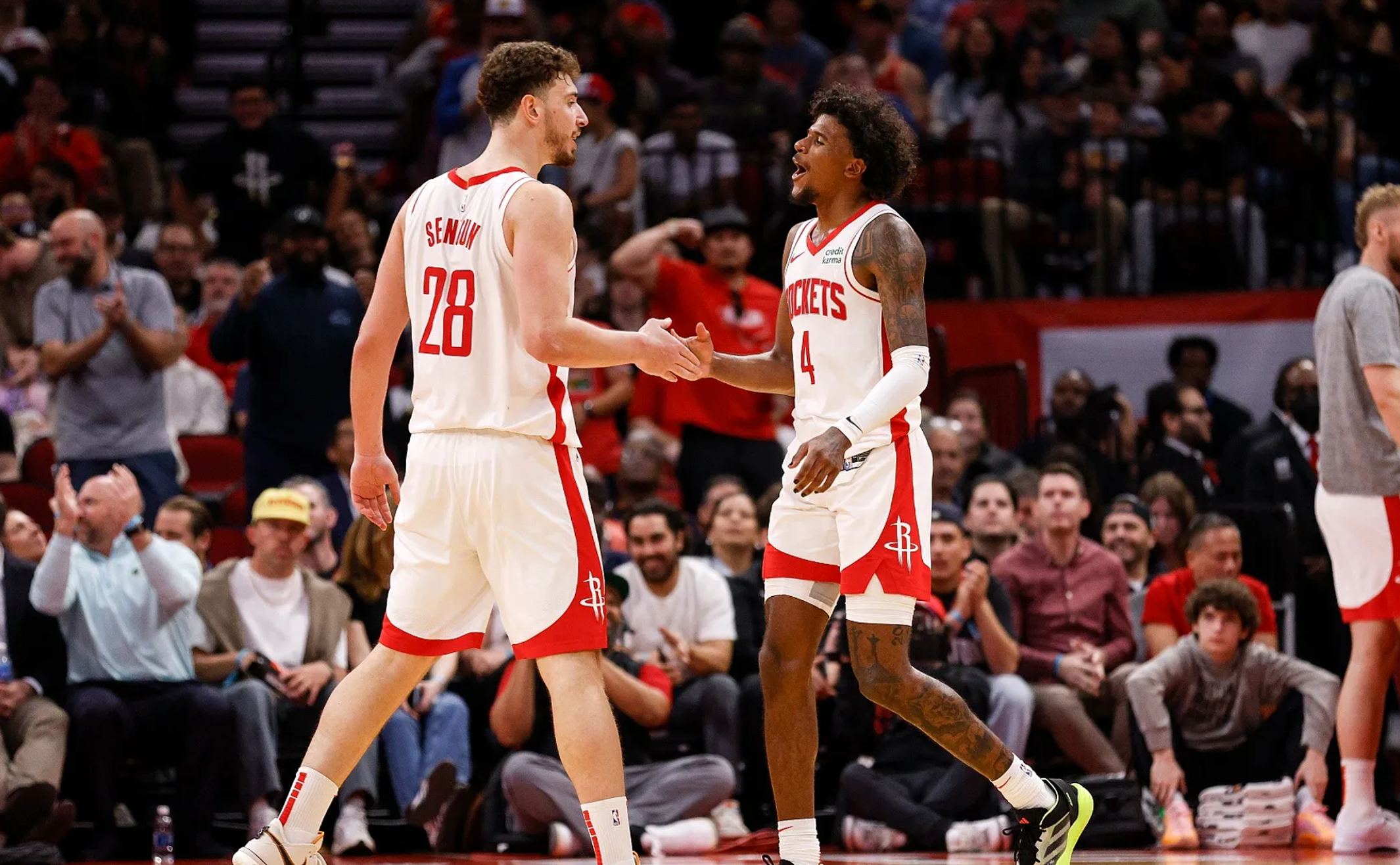 爱游戏网页版登录入口-雄鹿横扫老鹰，取得五连胜