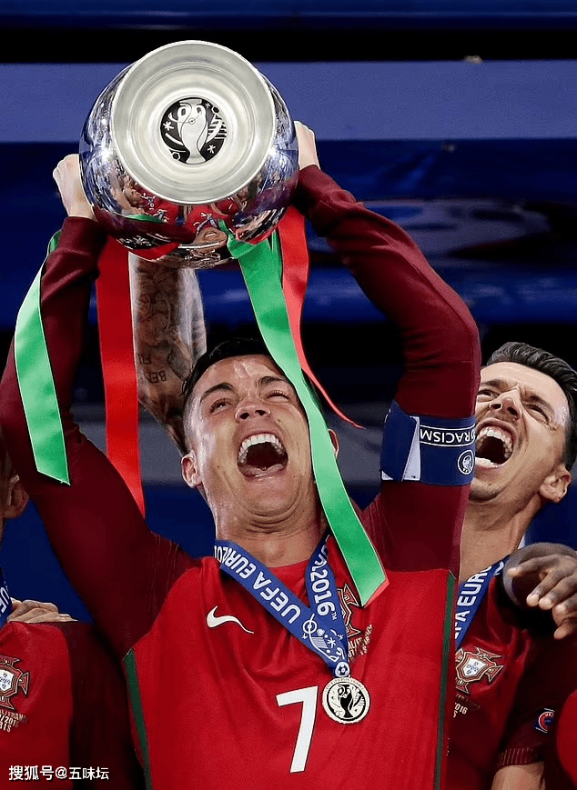 爱游戏体育官网-葡萄牙逆袭克罗地亚，罗纳尔多双响