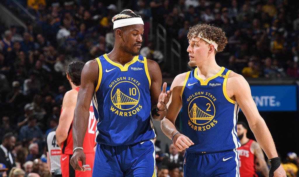 包含魔术队勇夺关键胜利，士气高涨的词条